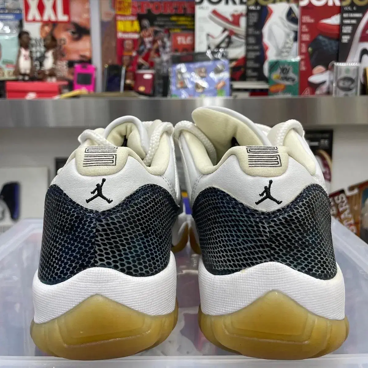 조던11 로우 남뱀 jordan11 low 2001