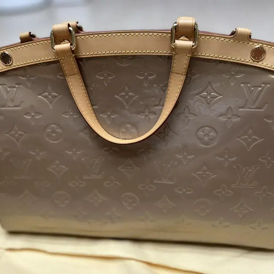 루이비통 LOUIS VUITTON 베르니 브레아 mm