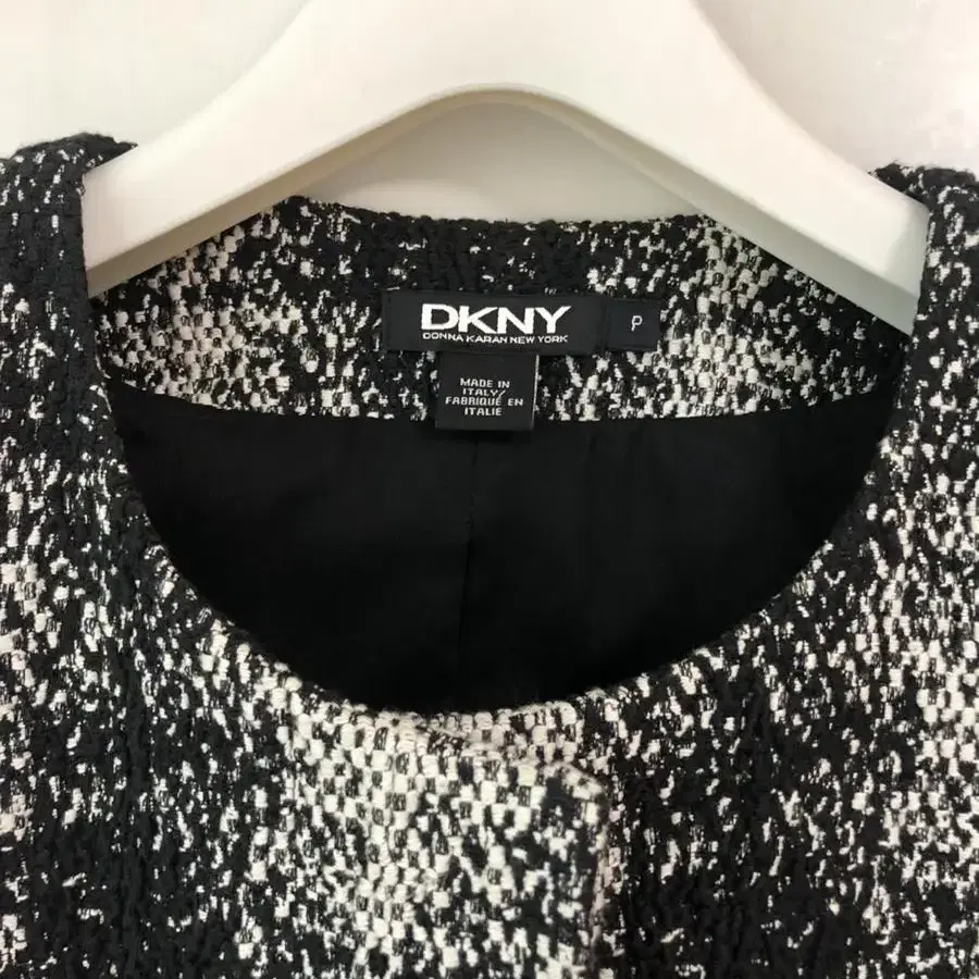 DKNY 체크 코트