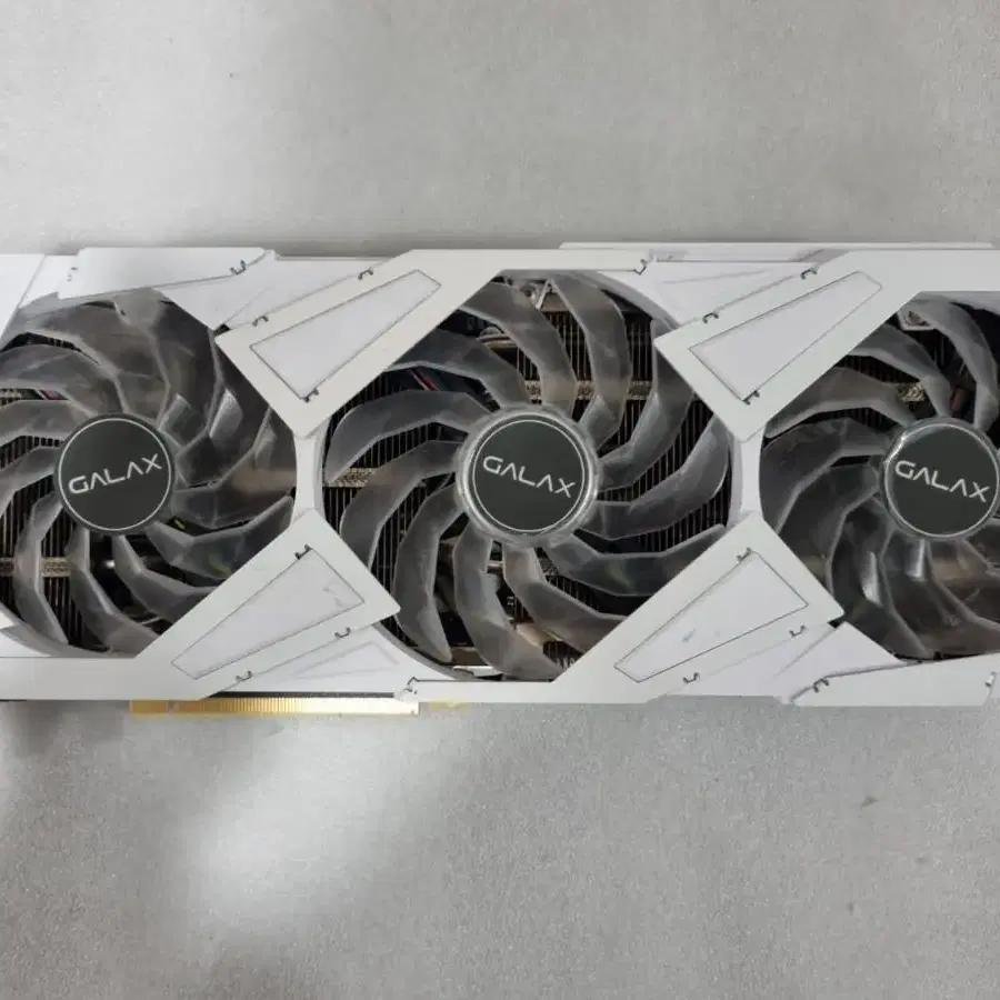 22년1월제품 3070ti 겔럭시ex게이머화이트 3팬. 완전ss급