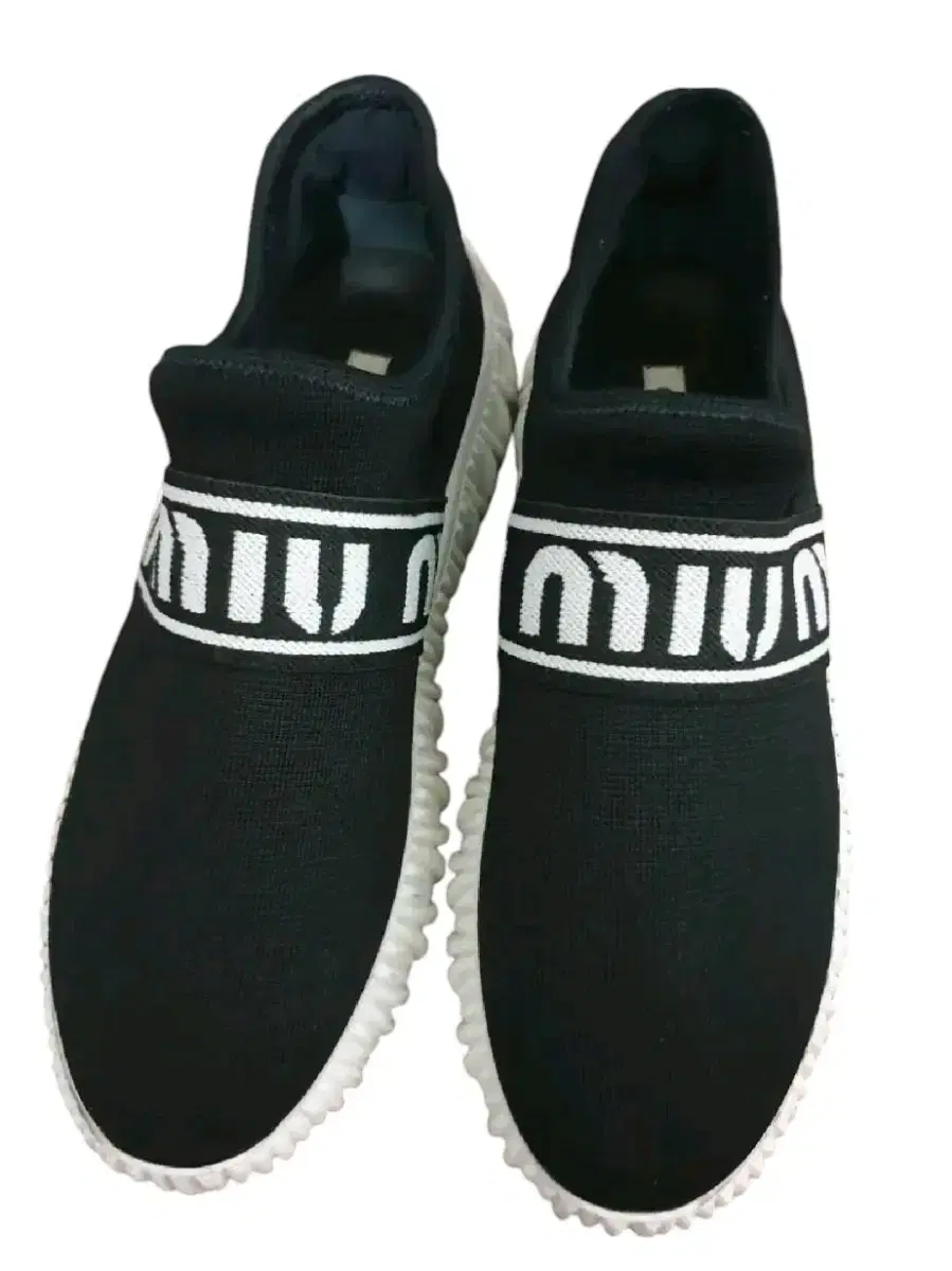 (38/245) 22ss Miu Miu sneakers