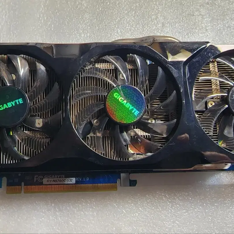 기가바이트 GeForce GTX 570 1.3G 판매 합니다.