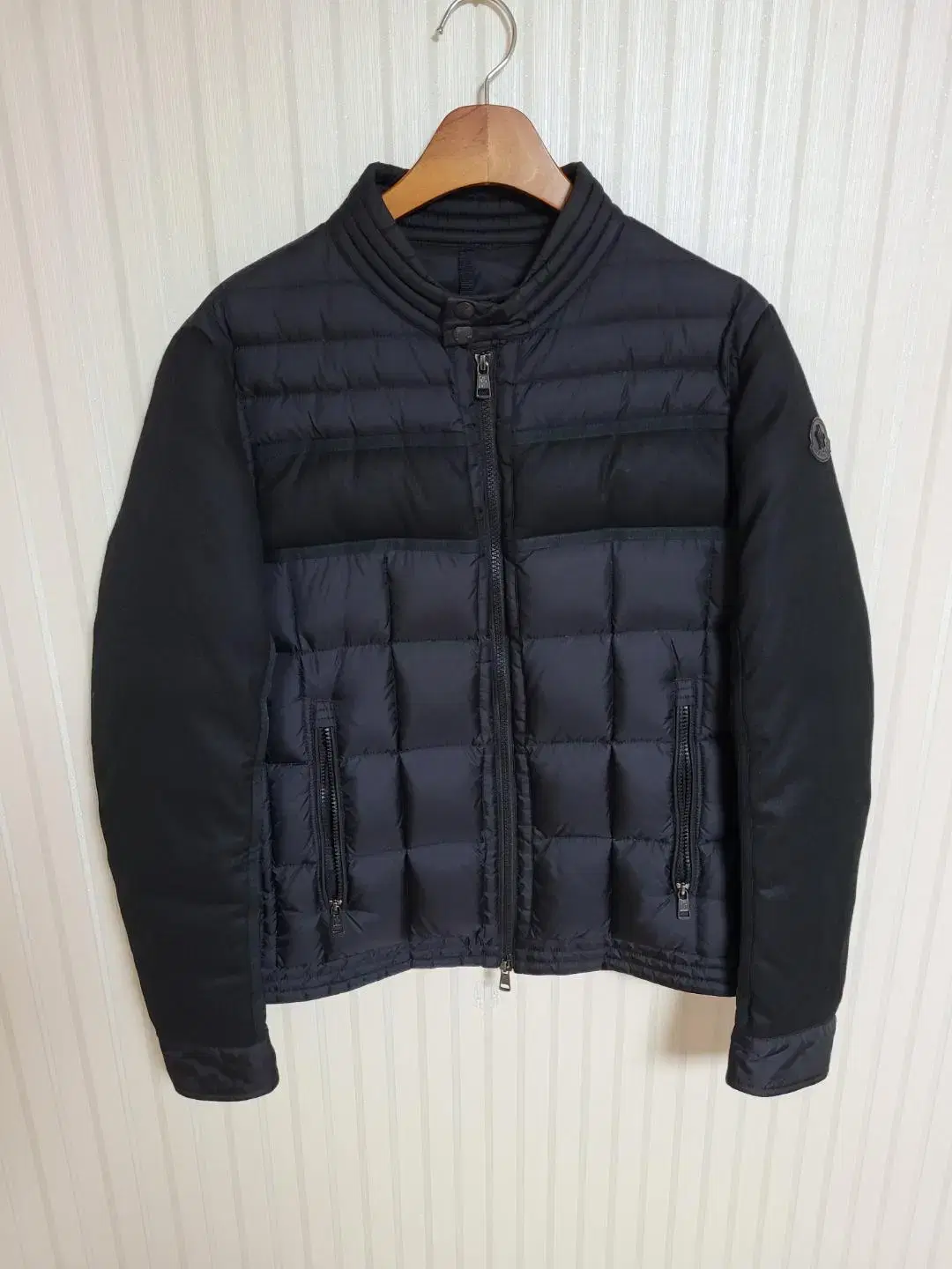 Moncler Logo And Pen Goose Down Padded Jumper 2 / C20914195385