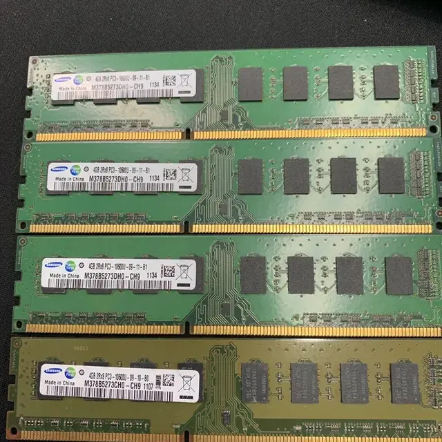 DDR3 4GB 4개 (합 16GB) 판매합니다.