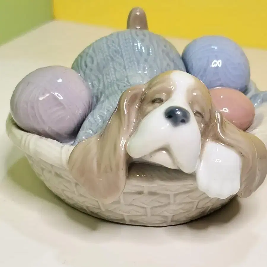 Nao LLADRO 1406  Dog  in basket 나오 야드로