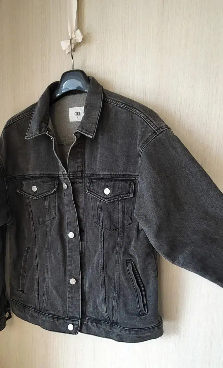 QT8 Black Denim Jacket.M