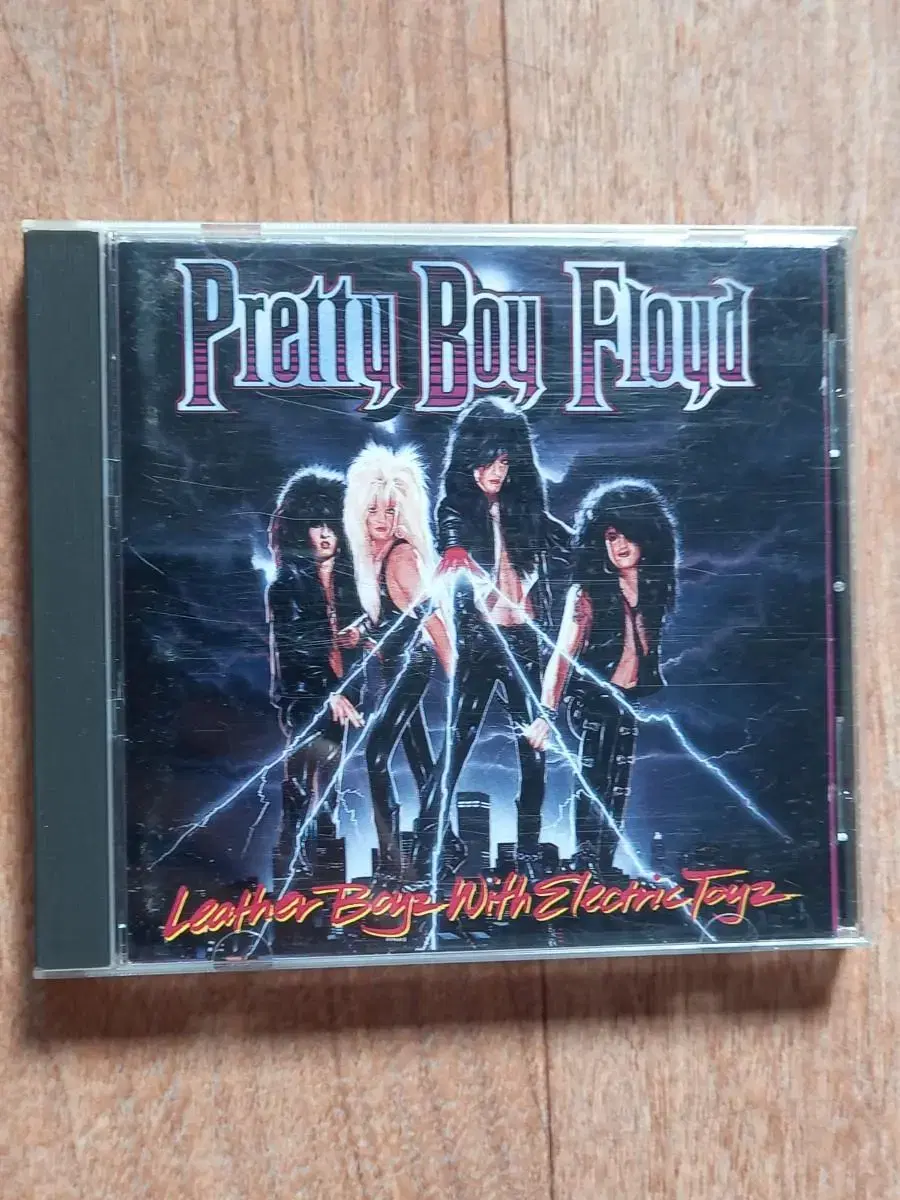 pretty boy floyd 일본반 시디