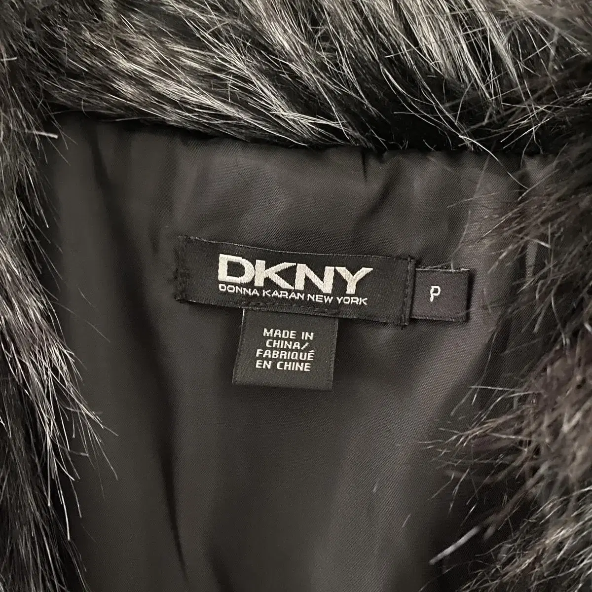 DKNY 디케이엔와이 페이크 퍼 베스트 55