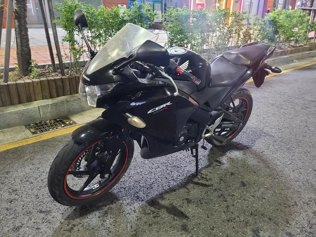 cbr125 2014년식 팔아요 세미튜닝 급매