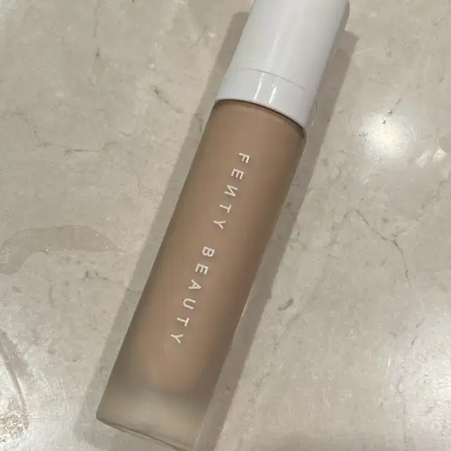 FENTY BEAUTY 펜티뷰티 파운데이션 2개