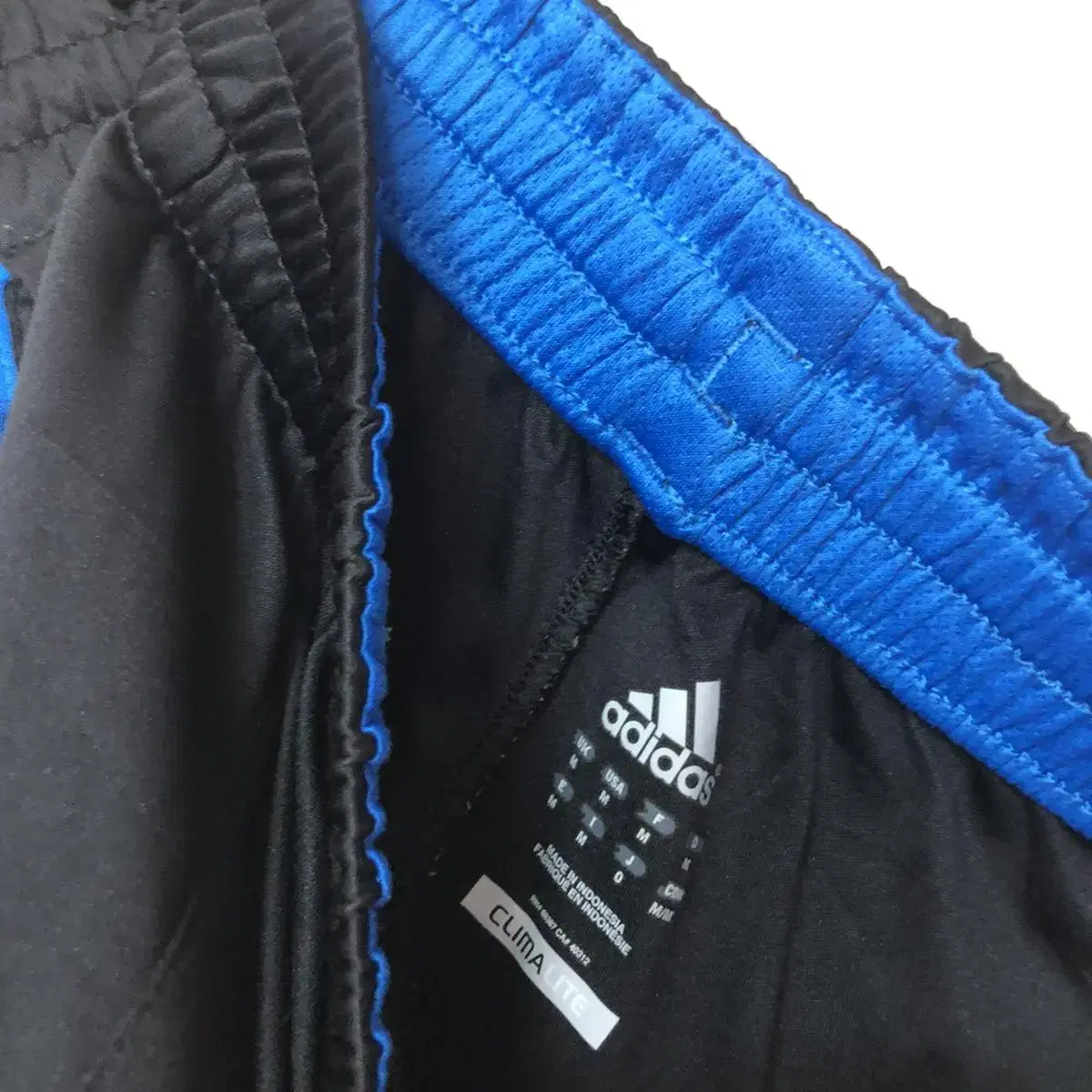 Vintage Adidas blue basketball shorts