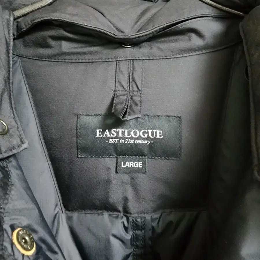 Eastlogue 이스트로그 피쉬테일 쉴드파카 다운  블랙