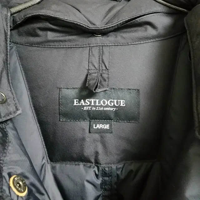 Eastlogue 이스트로그 피쉬테일 쉴드파카 다운  블랙