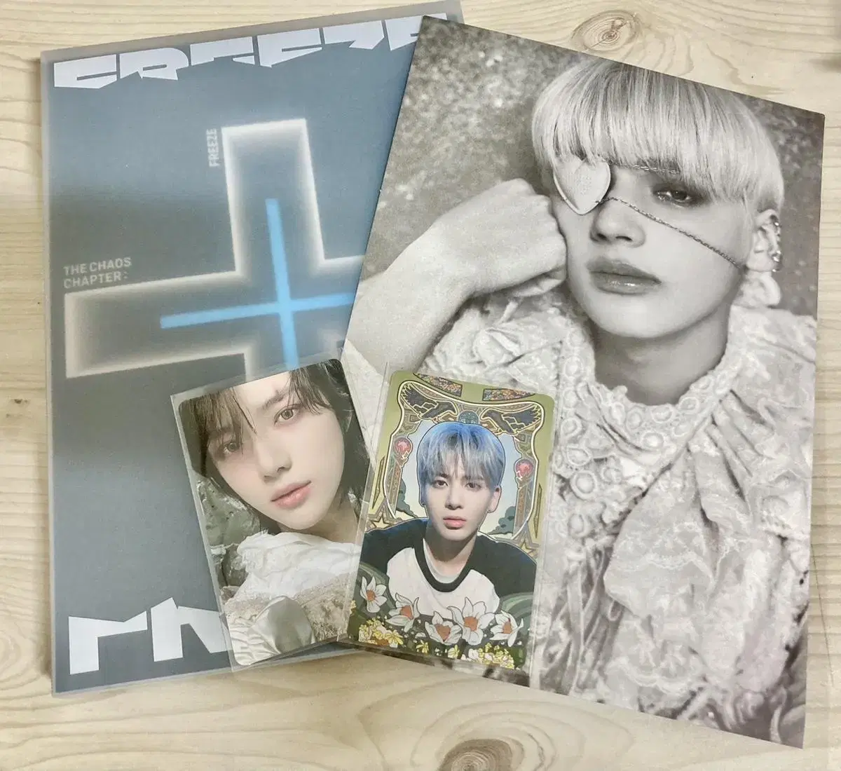 TXT World taehyun beomgyu hueningkai full set yeonjun Soobin