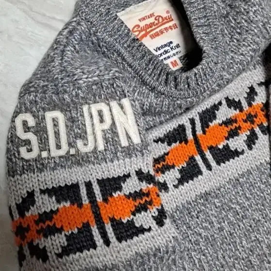 수퍼드라이(SuperDry)라운드 니트