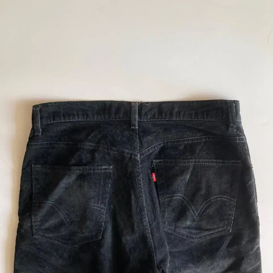 LEVI'S Corduroy Pants : size 33