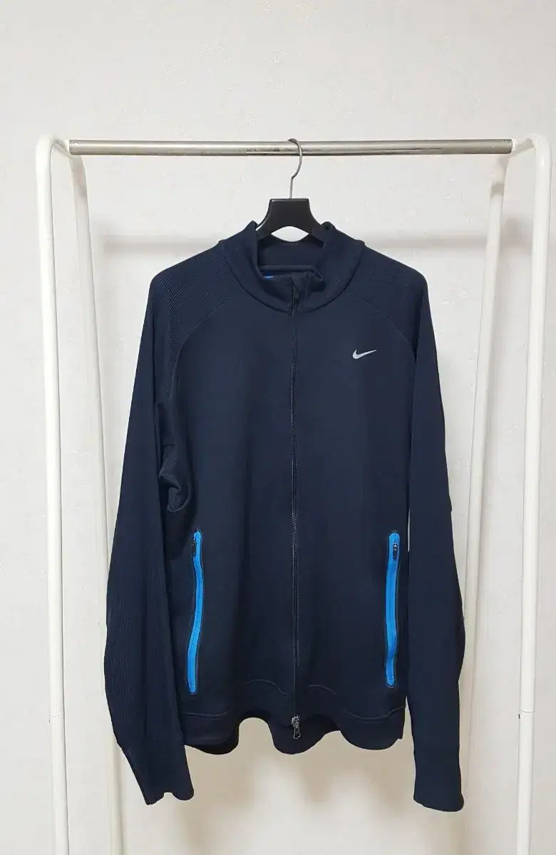 Hot Sale!Genuine)ConditionGood)Men105)Nike Training Tops