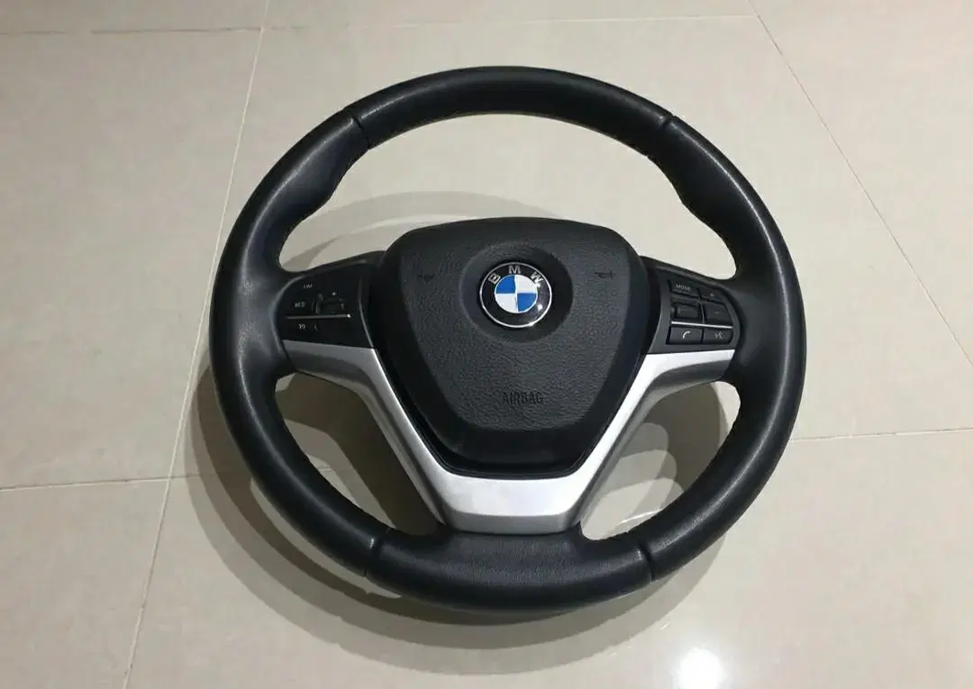 BMW X6 (F16)핸들 팝니다