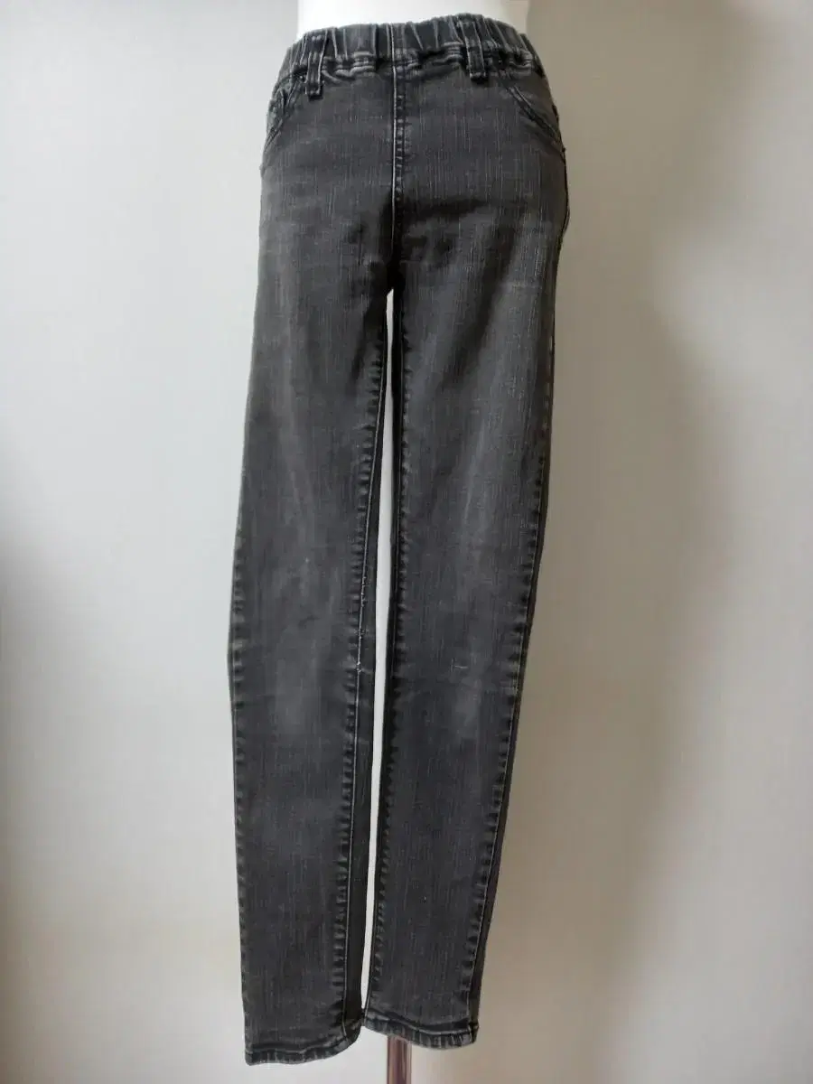 2 Plastic Island Skinny Pants