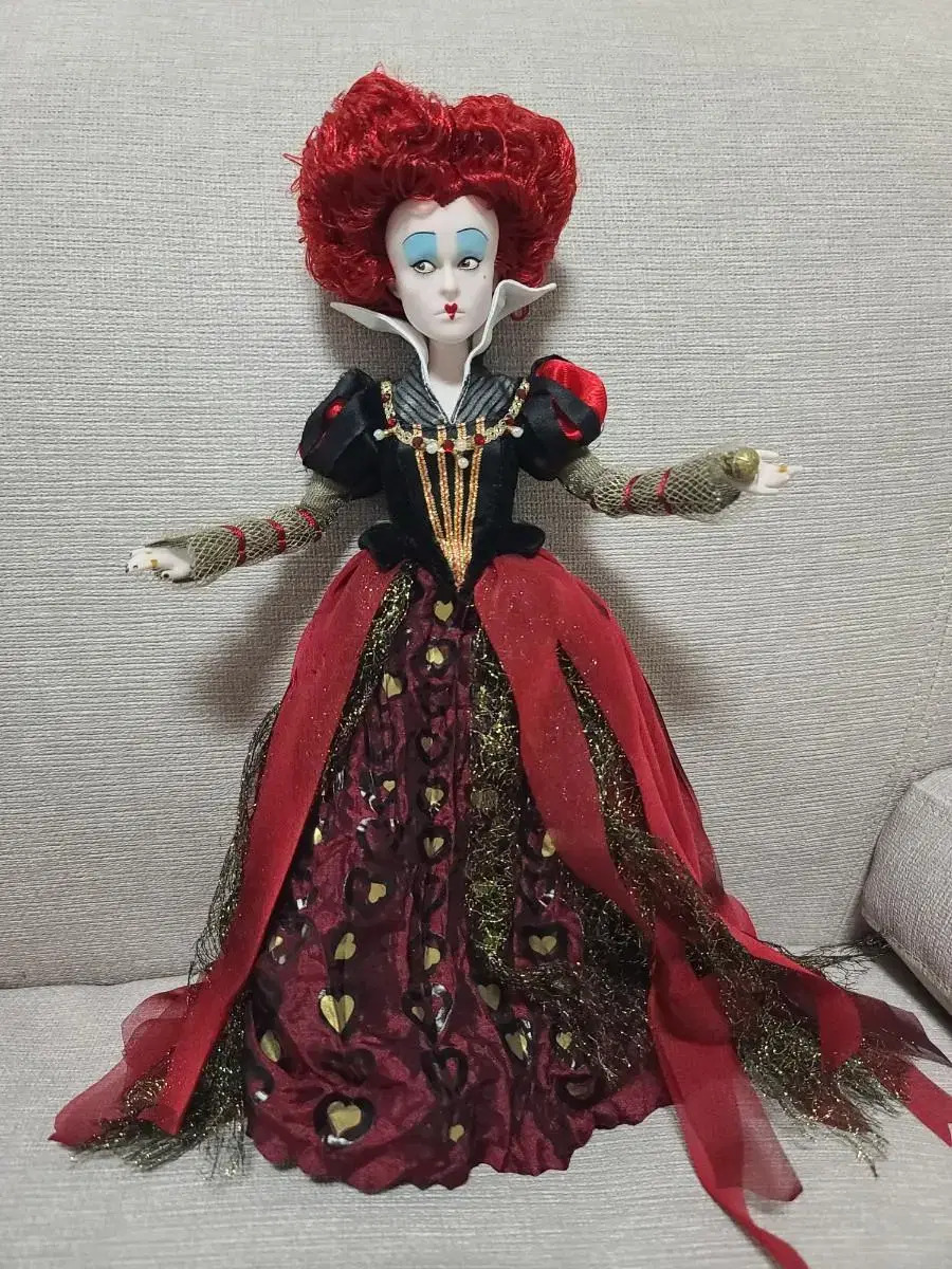 Wonderland alice Disney Live Action doll The Red Queen