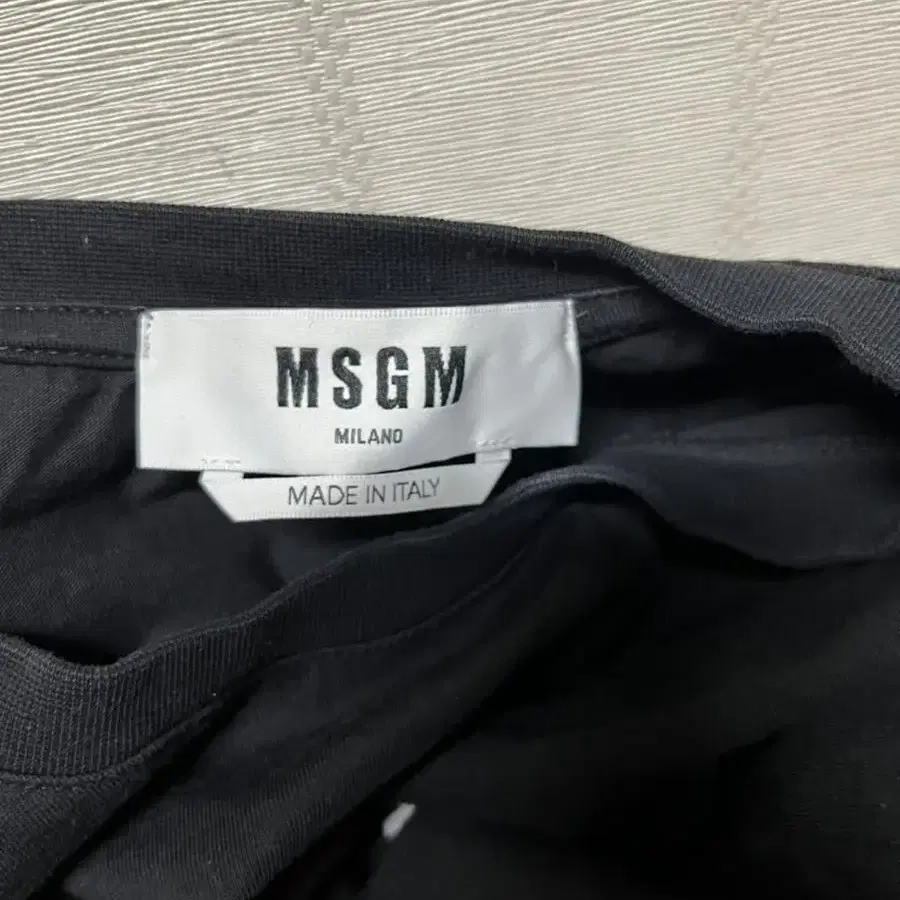 msgm 반팔티 L