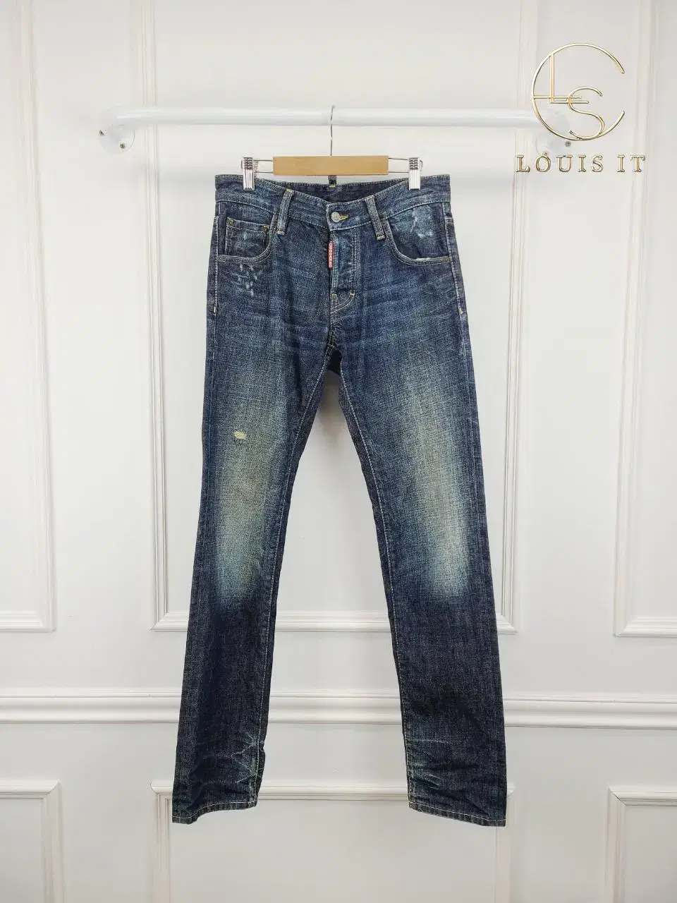 [42] Desquared2 Mid-Blue Embroidered Patch Jeans