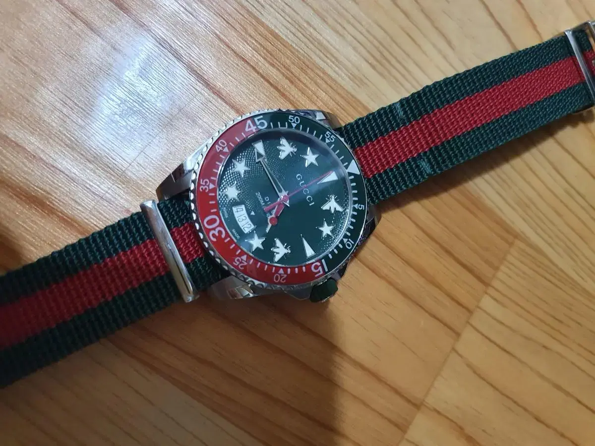 Gucci Diver NATO Band Watch