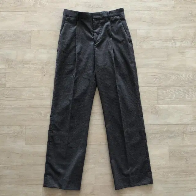 라벨아카이브 Relaxed fit pants