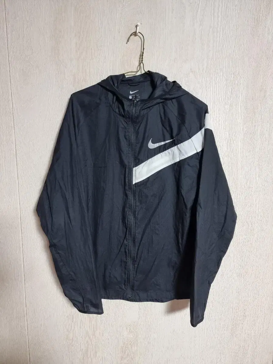 Nike Windproof Lightweight Impossible Light Jacket M