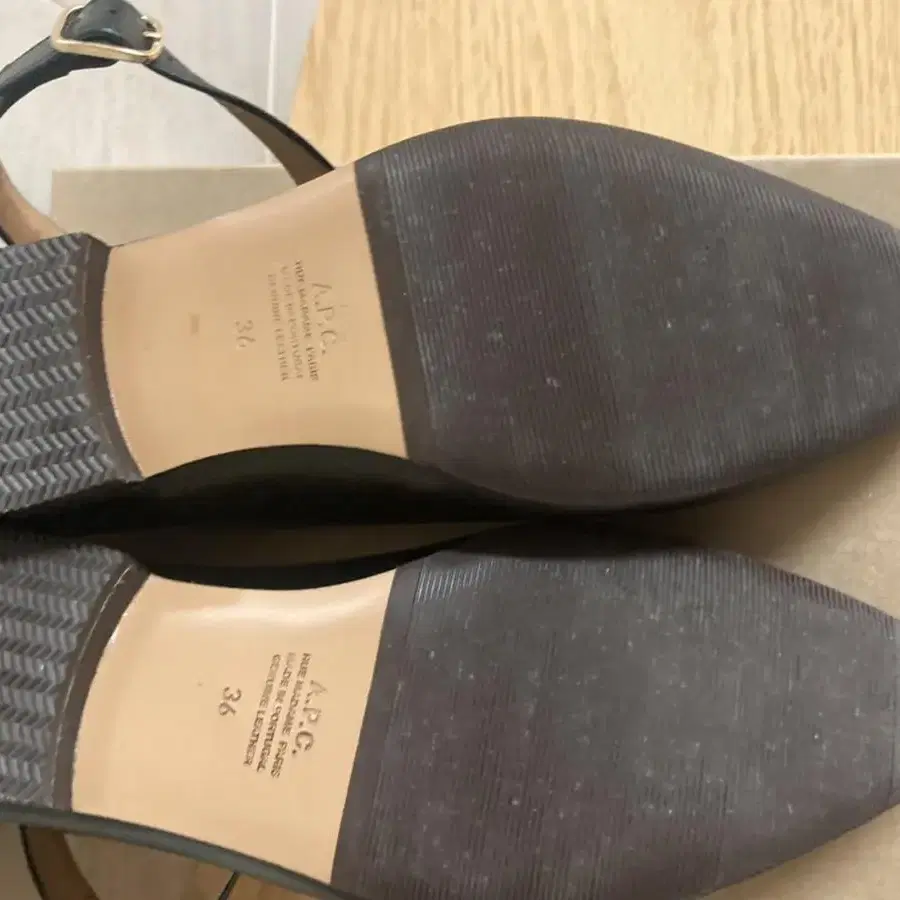 A.P.C. 아페쎄 플랫스트랩슈즈(maureen shoes) 36