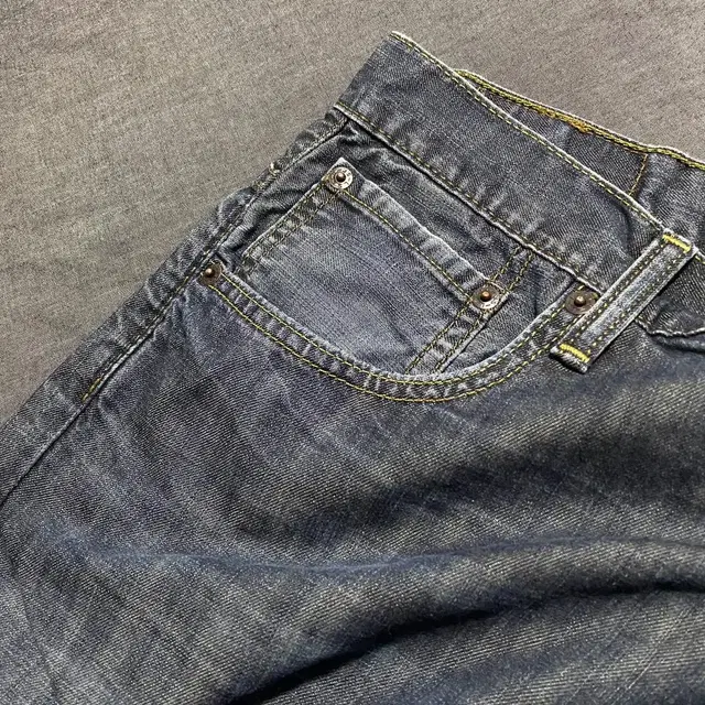 LEVIS 569 Pants Sz 36X34 (밑단 수선처리)