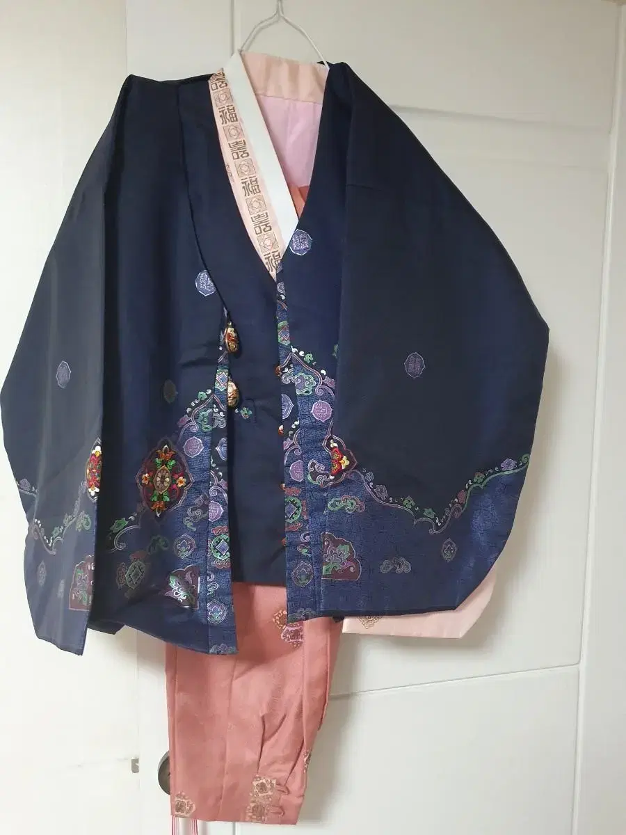 Back width of a hanbok 58