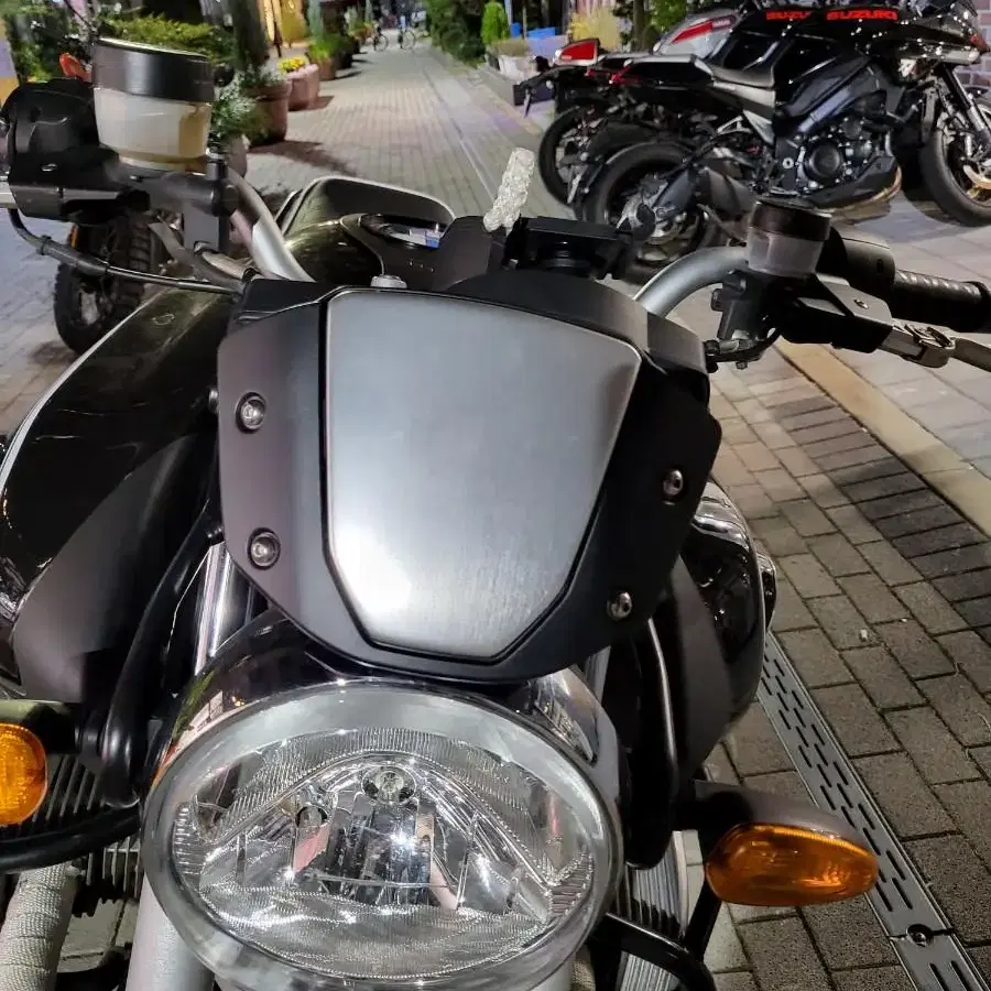 유닛개러지 bmw r1200r (판매보류)