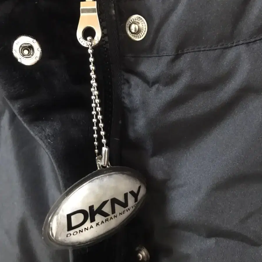 DKNY 블랙 오리털 롱패딩 점퍼