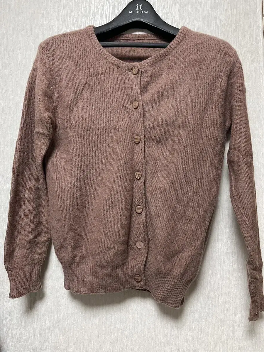 Dried rose-colored cardigan 90% wool