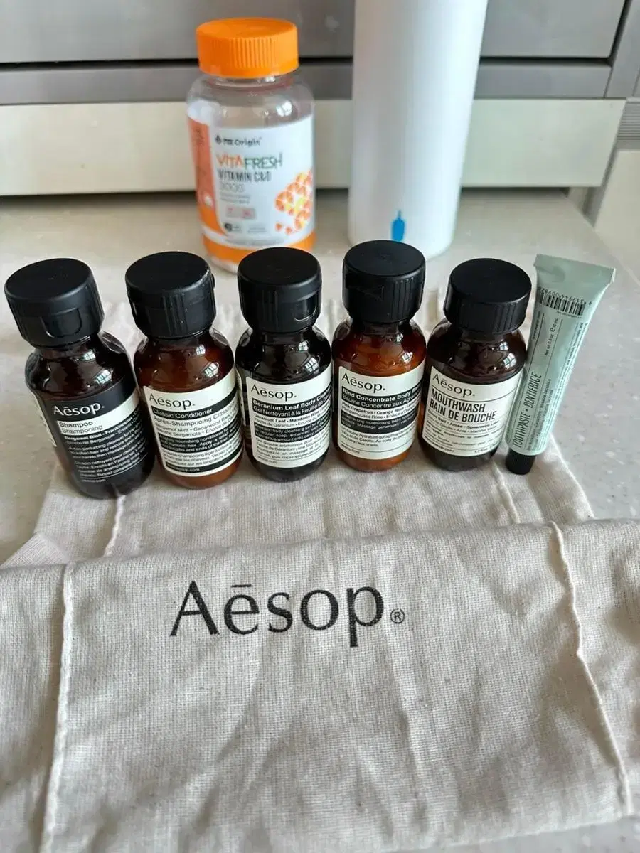 새 제품 정품 ) Aesop 트래블 여행 키트 6종 파우치 포함