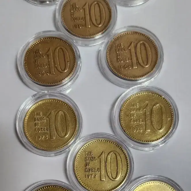 1966년 10원 주화~1975년 까지 10종류 황동5개 적동5개(세척)