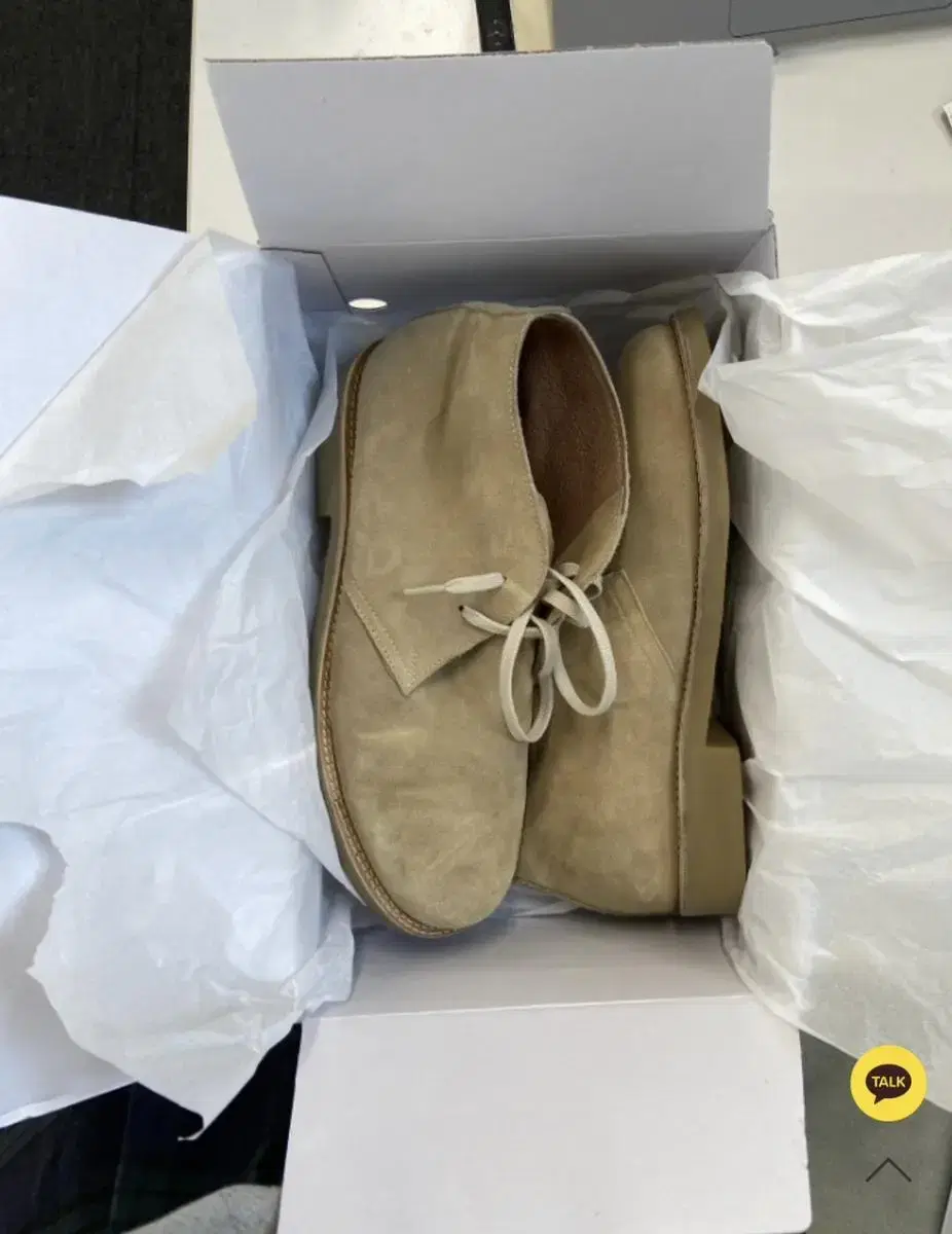 유먼트 desert suede boots