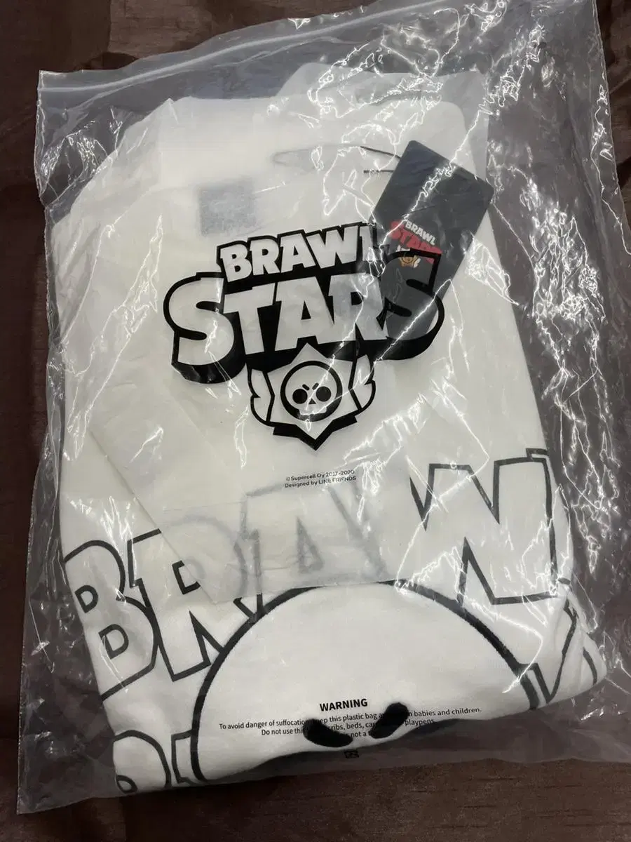 ## line friends / Brawl Stars Symbol Lettering White Brawl Stars M ** **M