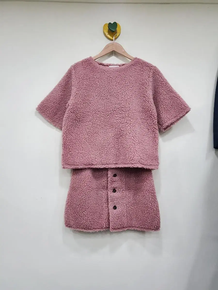 Light pink fleece vahn short-sleeved skirt set/Poguri fleece tee set