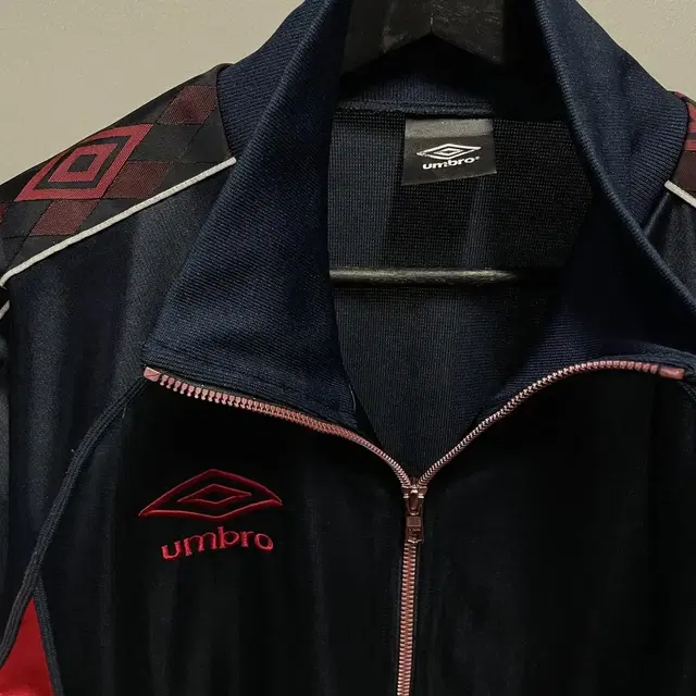 엄브로 Umbro 사이드라인 트레이닝 집업 자켓