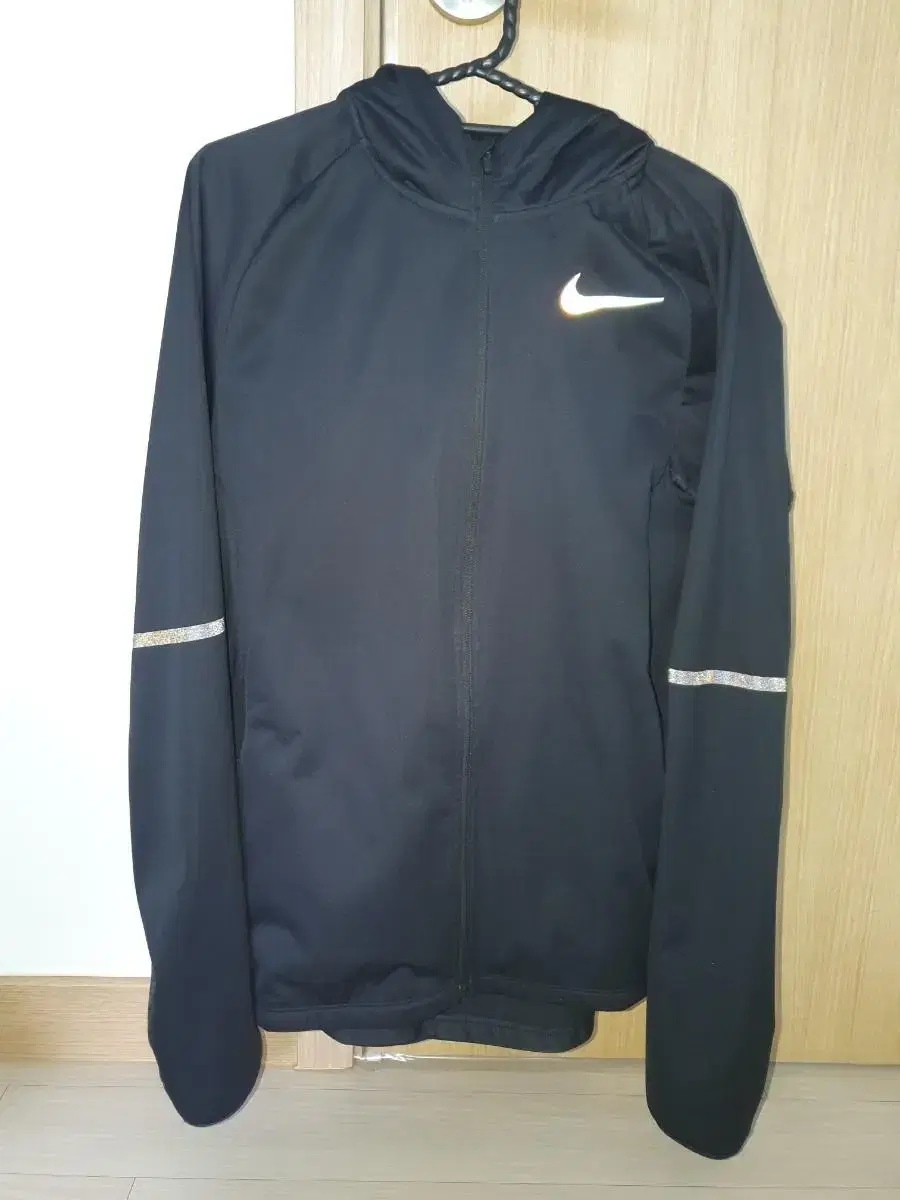 Nike Shieldrunner Windbreaker