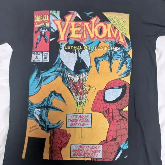 Marvel Venom vs Amazing Spiderman Tshirt