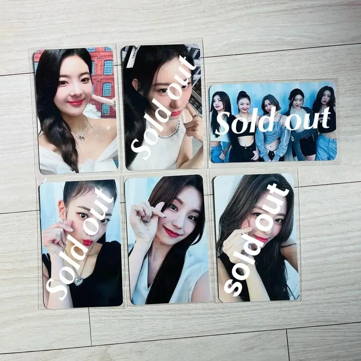 ITZY itzy GongbangPoka Photocard broadcast photocard yuna yeji lia Cheshire Yeji