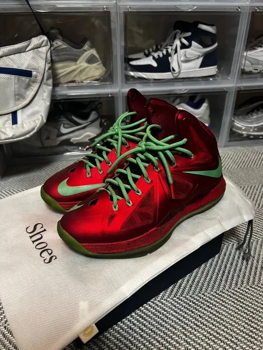 Nike LeBron 10 Christmas Edition 265