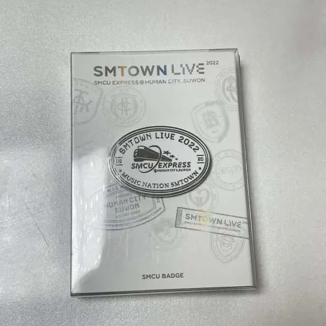 원가이하) smcu badge 런쥔 뱃지 양도 포카포함