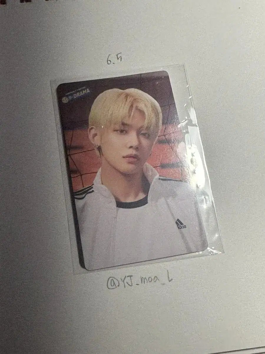 Yeonjun Wow Wow Photocard