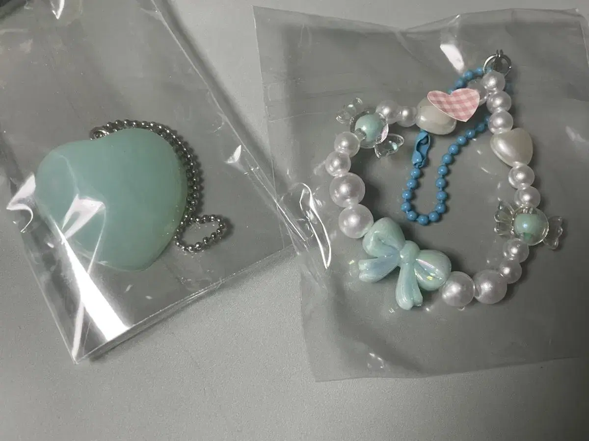 Bulk) keyring Mint color witch heart ribbon pearl cute twitter instagram