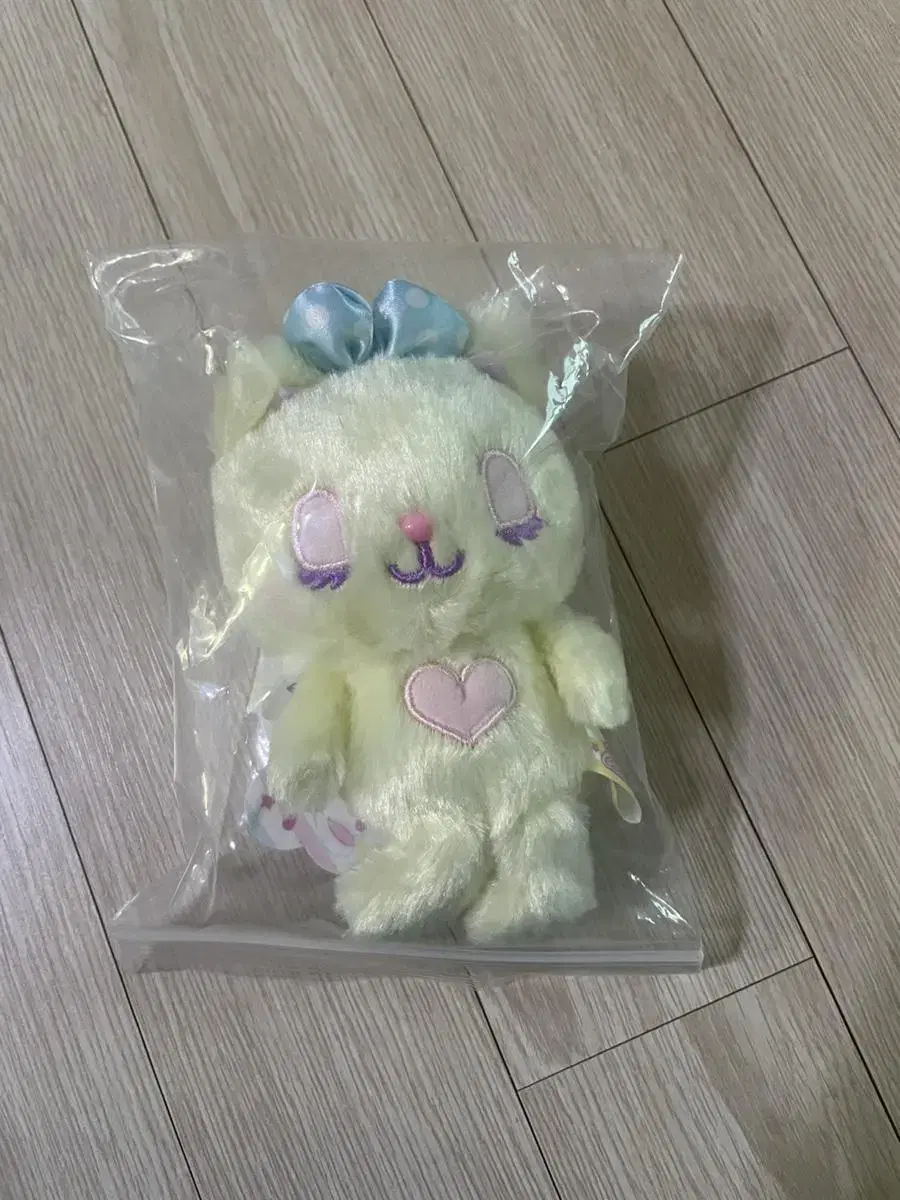 Amuse Cotton Candy Cat