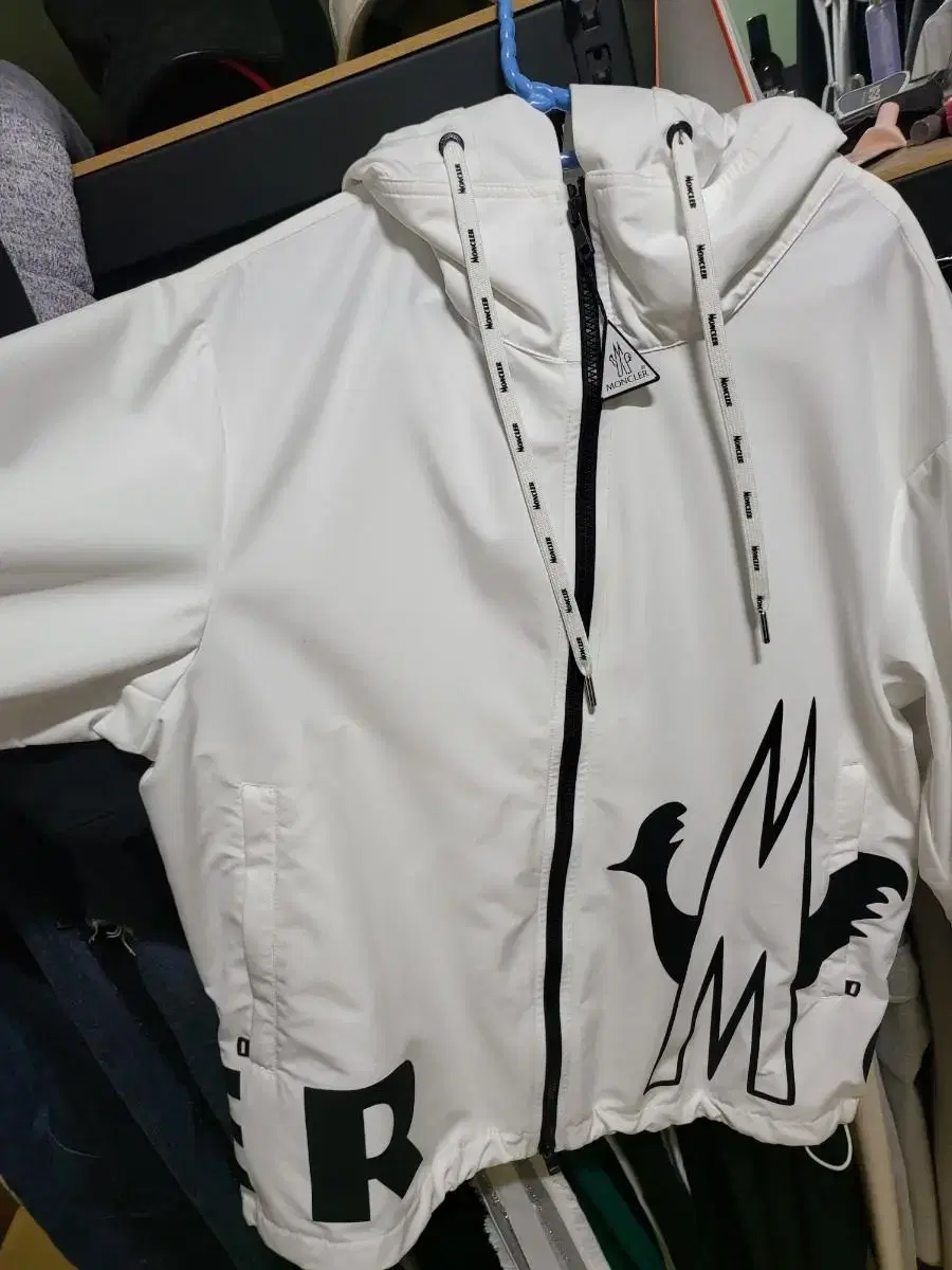 (4) Montclair Windbreaker